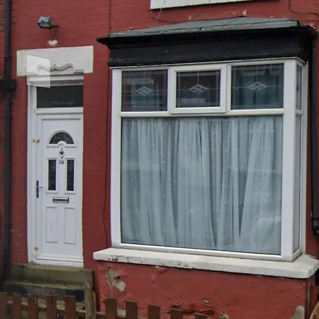 Holiday home 4br - 8 Beds - Free Parking - Long Discounts *